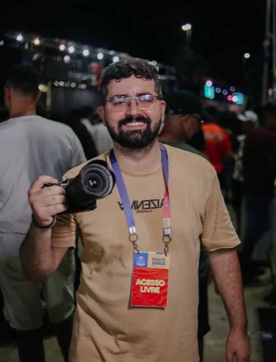 Jadson Almeida com câmera